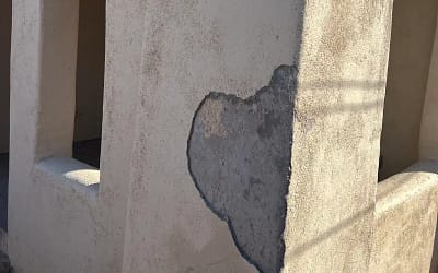How to deal with stucco water damage